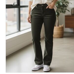 Talbots Corduroy Straight Leg Jeans in Forest Green in size 10